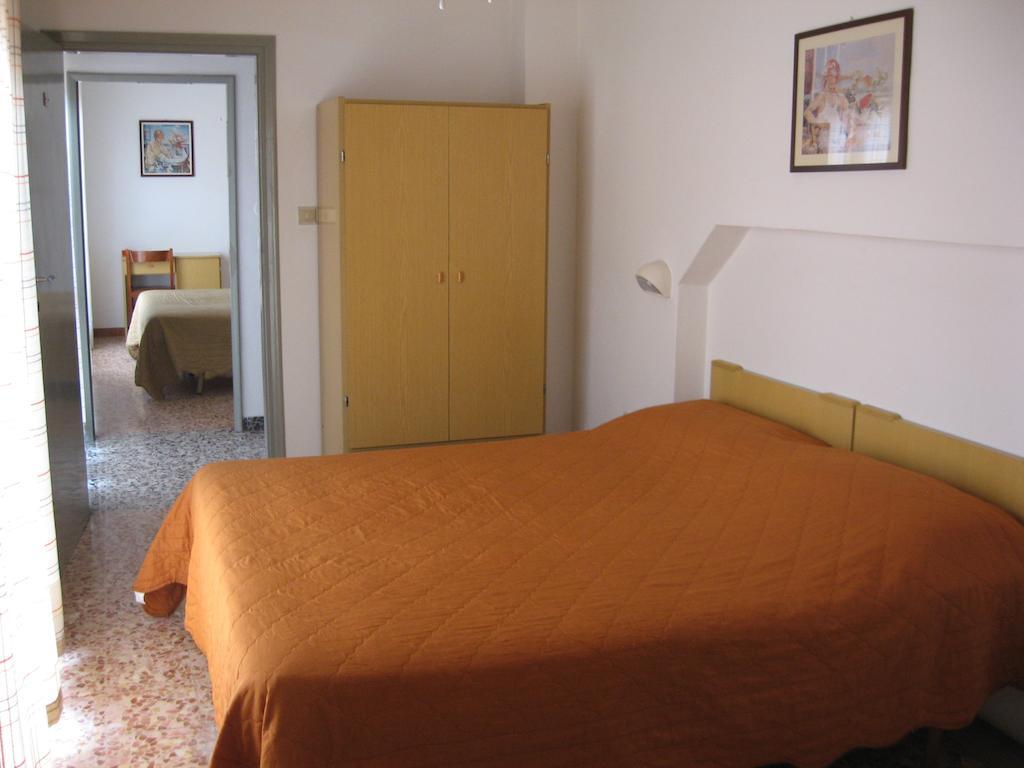 Hotel Eleonora Rimini Zimmer foto