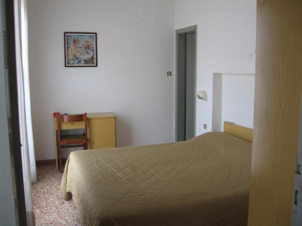 Hotel Eleonora Rimini Zimmer foto